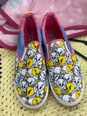 Ground up looney tunes slip on shoes women size 11
